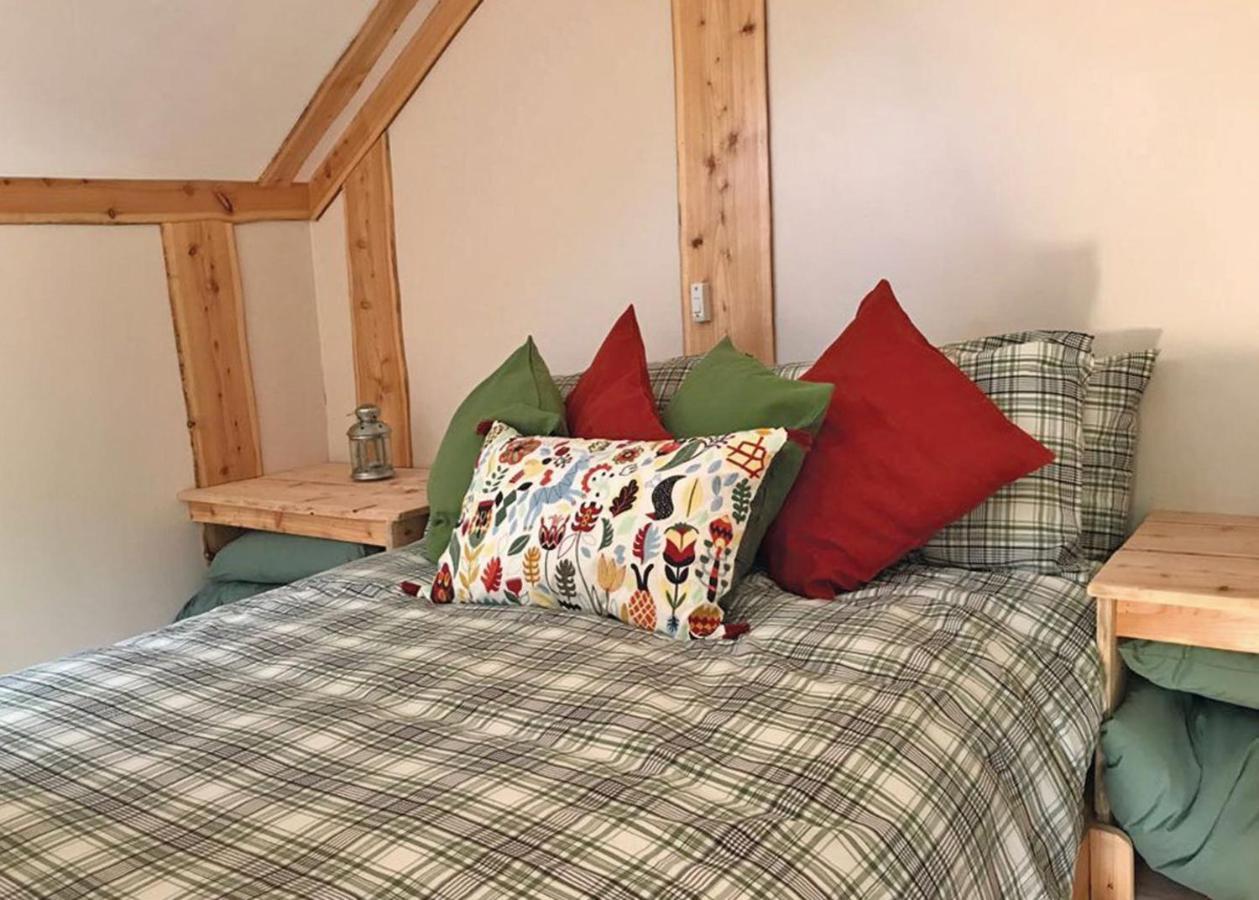 Florence Springs Glamping Gumfreston エクステリア 写真