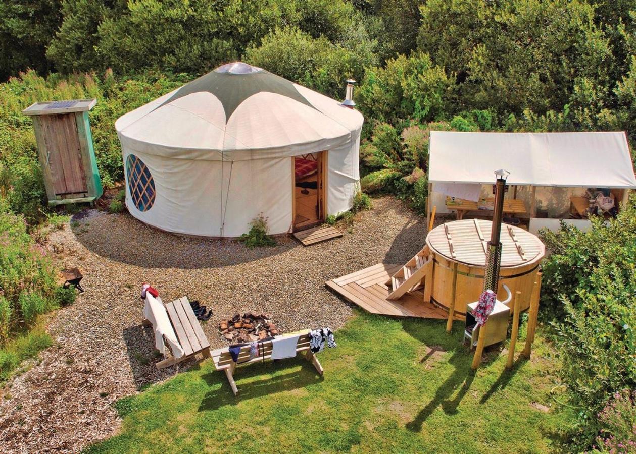 Florence Springs Glamping Gumfreston エクステリア 写真